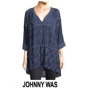 JOHNNY WAS Black w Navy Embroidered Crochet V Neck 3/4 Sleeve Blouse Tonic Sz L